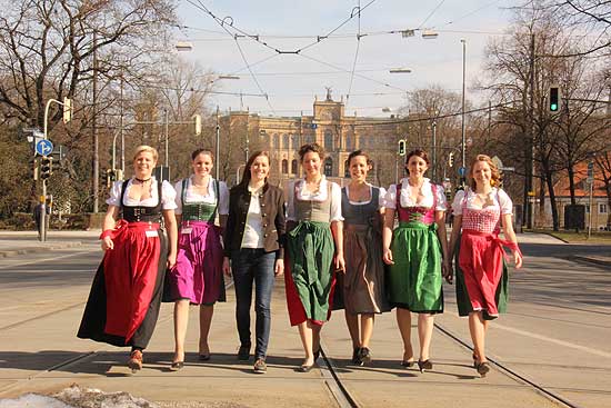 Die Finalistinnen des Castings zur Bayerischen Bierkönigin 2013 (©Foto: Martin Schmitz)